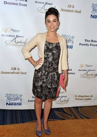 Molly Ephraim - Age, Family, Bio