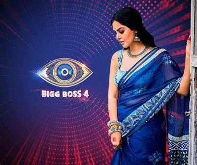 Monal Gajjar (Bigg Boss Telugu 4) Wiki, Age, Boyfriend, Husband, Family, Biography & More