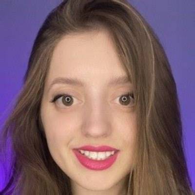 Natalikes - Age, Family, Bio