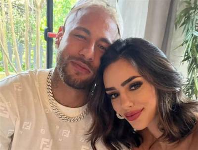 Neymar and Girlfriend Bruna Biancardi Break up!