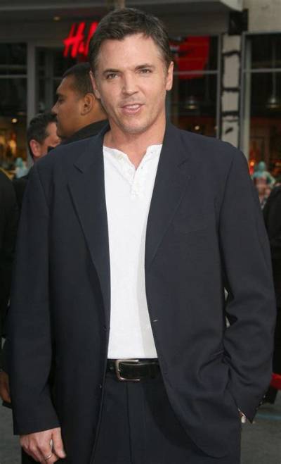 Nicholas Lea Height, Weight, Net Worth, Age, Birthday, Wikipedia, Who, Nationality, Biography