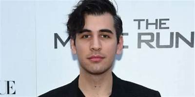 Nick Gillespie Height, Weight, Net Worth, Age, Birthday, Wikipedia, Who, Nationality, Biography