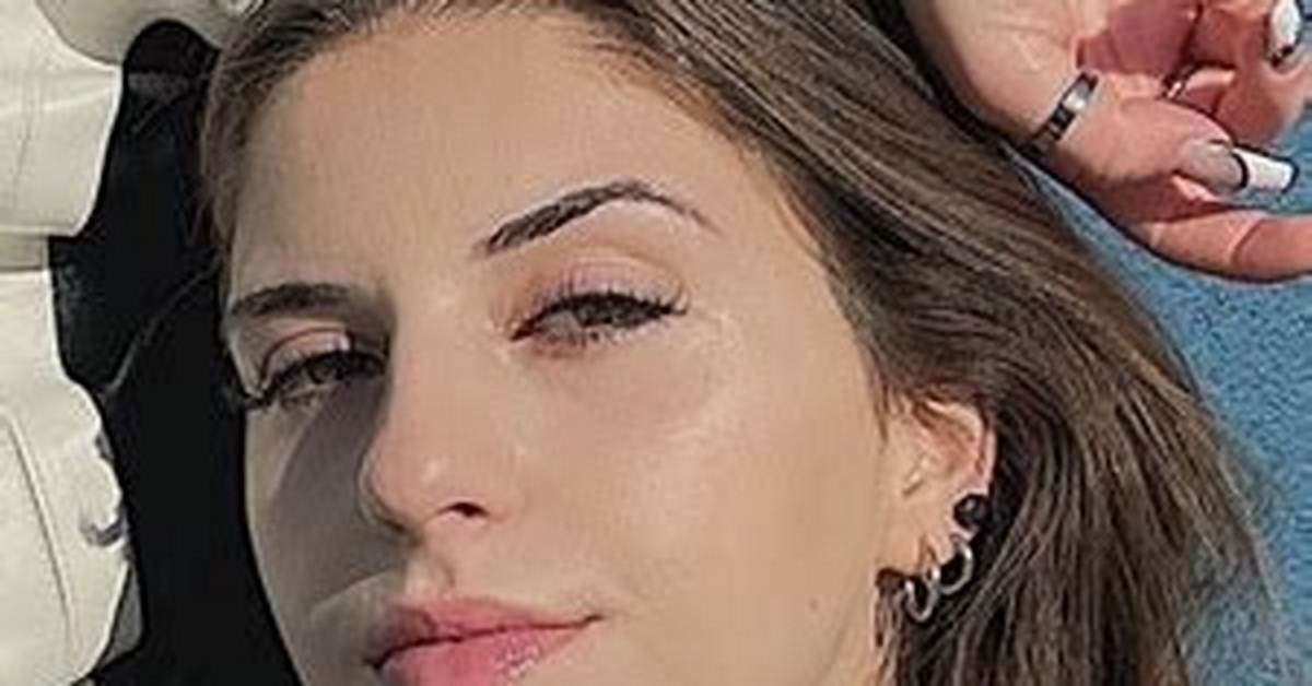 Nicole Fernandes - Age, Family, Bio