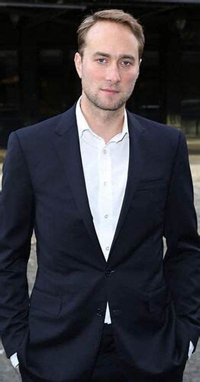 Oliver Chris Bio (Wiki)