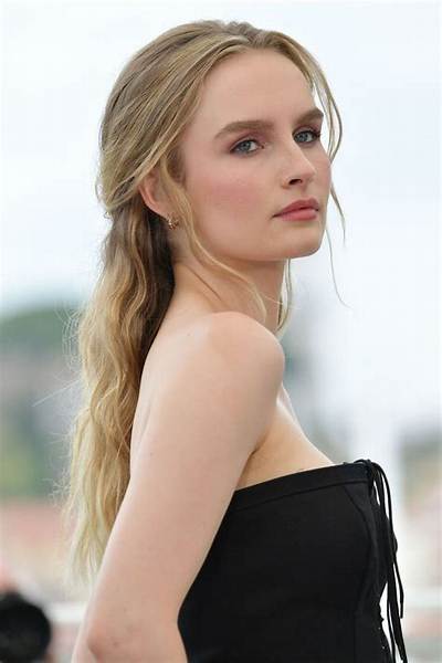 Olivia Dejonge Bio (Wiki)