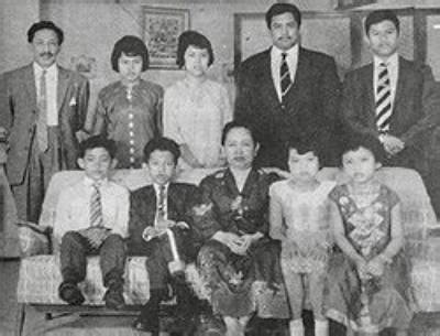 Omar Ali Saifuddien Iii Family