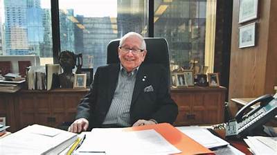 Oren B. Segal Height, Weight, Net Worth, Age, Birthday, Wikipedia, Who, Instagram, Biography