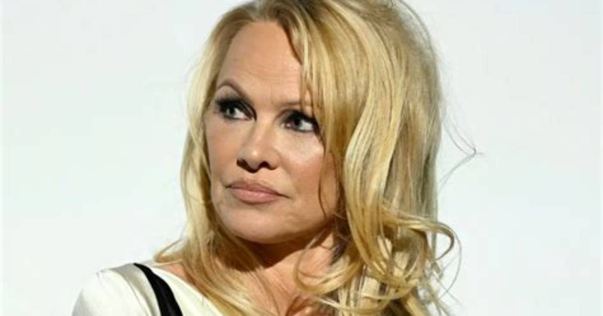 Pamela Anderson Height, Weight, Net Worth, Age, Birthday, Wikipedia, Who, Nationality, Biography