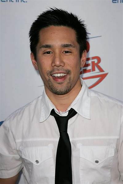 Parry Shen Height, Weight, Net Worth, Age, Birthday, Wikipedia, Who, Nationality, Biography