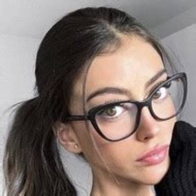 Paula Polonio - Age, Family, Bio