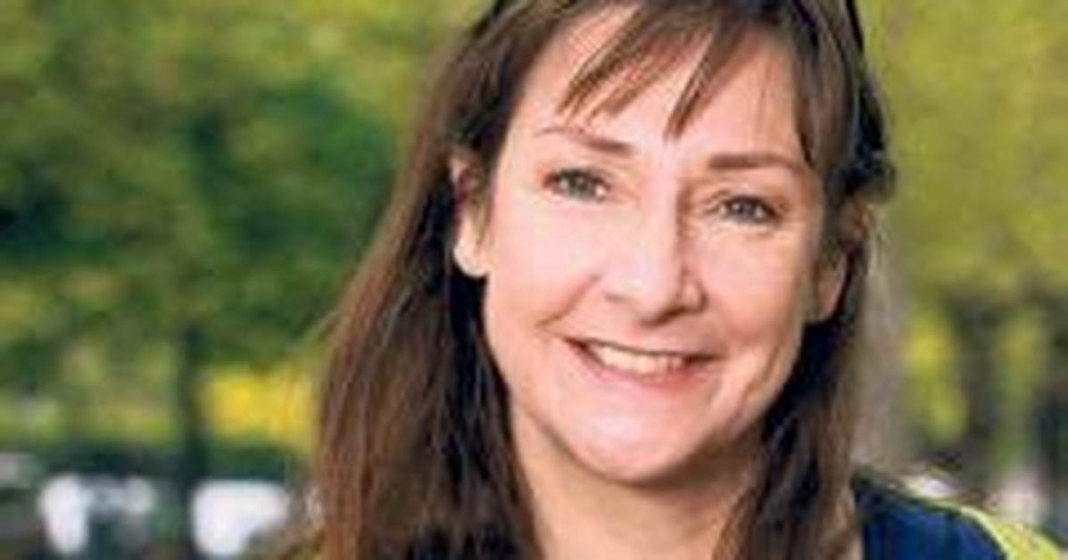 Pauline Mclynn - Age, Family, Bio