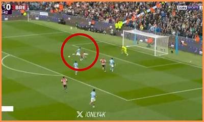 Penalty or Not? Manchester City vs Arsenal Referee Anthony Taylor Trolled After Ederson Fouled and Saka Scores