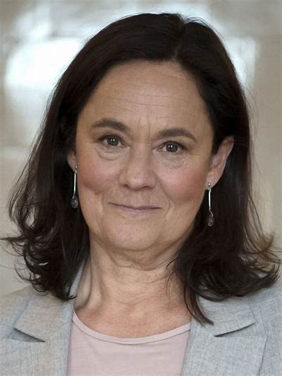 Pernilla August - Age, Family, Bio