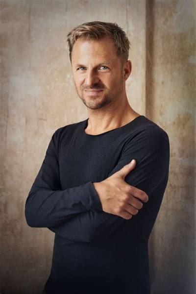 Philipp Hochmair Height, Age, Wife, Biography, Wiki, Net Worth