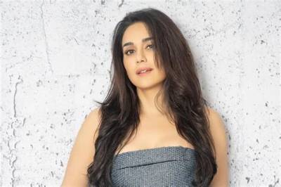 Preity Zinta Net Worth - Wiki, Age, Weight and Height, Relationships, Family, and More