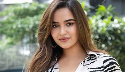 Pujita Ponnada Height, Weight, Net Worth, Age, Birthday, Wikipedia, Who, Nationality, Biography