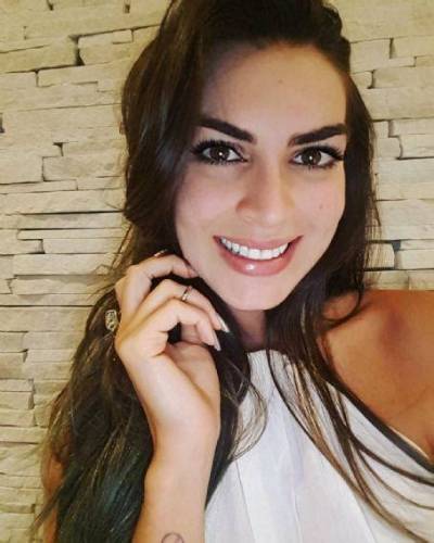 Renata Molinaro - Age, Family, Bio