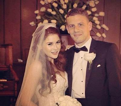 Renee Olstead Married to Pianist! ! Is She Having a Baby? ?
