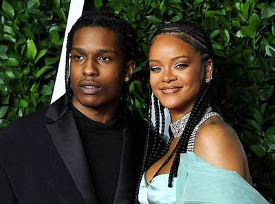 Rihanna & A$Ap Rocky Are Really Dating Now, After ‘Hooking Up’ in January