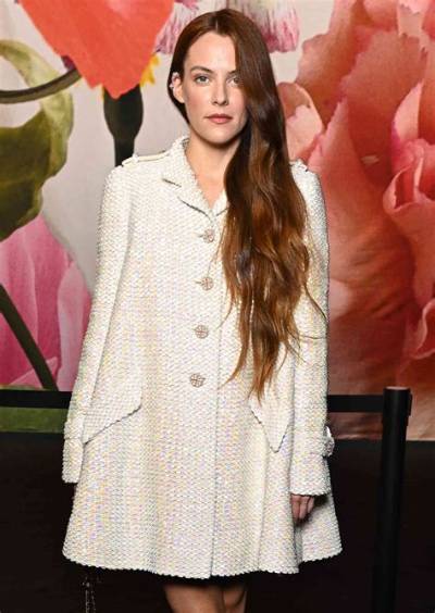 Riley Keough with Dark Hair in Chanel at the Globes: Would Be Better Without the Overlay?
