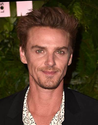 Riley Smith Net Worth - Wiki, Age, Weight and Height, Relationships, Family, and More