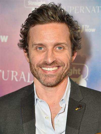Rob Benedict Height, Weight, Net Worth, Age, Birthday, Wikipedia, Who, Nationality, Biography