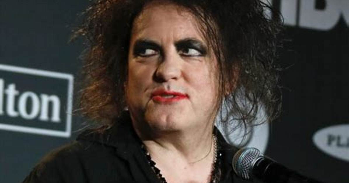 Robert Smith - Age, Family, Bio