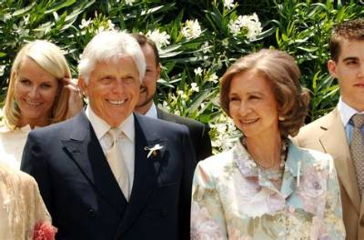 Robert Warren Miller - Age, Family, Bio