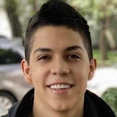 Robin Vega - Age, Family, Bio