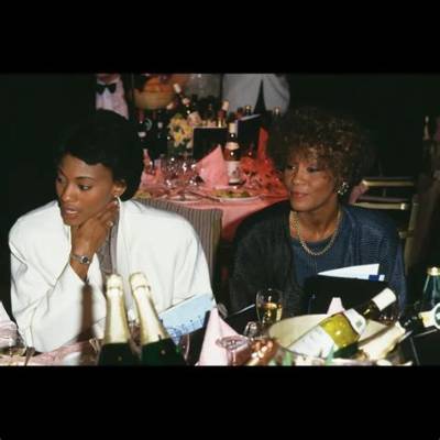 Robyn Crawford Was in a Romantic Affair with Late Singer Whitney Houston! Know About Her Current Married Life