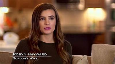 Robyn Hayward - Age, Family, Bio
