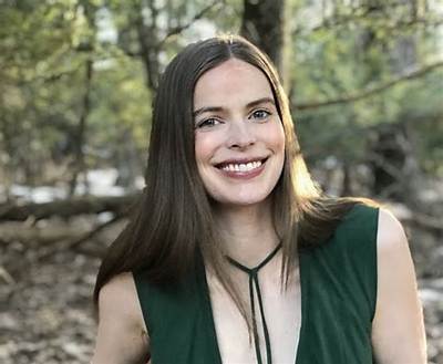 Robyn Lawley: ‘We Need to Accept Our Natural Size. Women’s Weight Is Tarnished’
