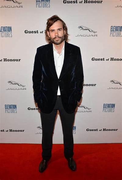 Rossif Sutherland Height, Weight, Net Worth, Age, Birthday, Wikipedia, Who, Instagram, Biography