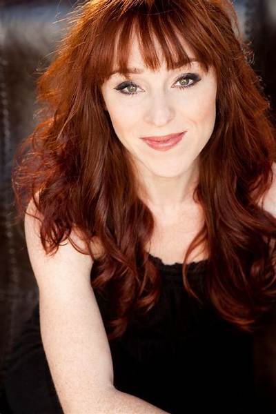 Ruth Connell Bio (Wiki)