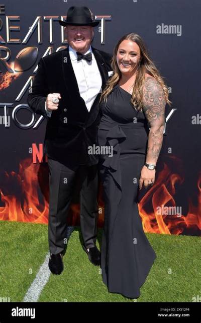Ryan Jensen Is Married to Wife: Stephanie Jensen. Kids: Wyatt, Eliza