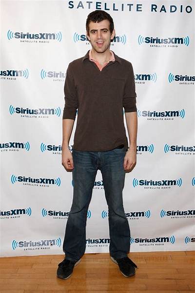 Sam Morril Height, Weight, Net Worth, Age, Birthday, Wikipedia, Who, Nationality, Biography