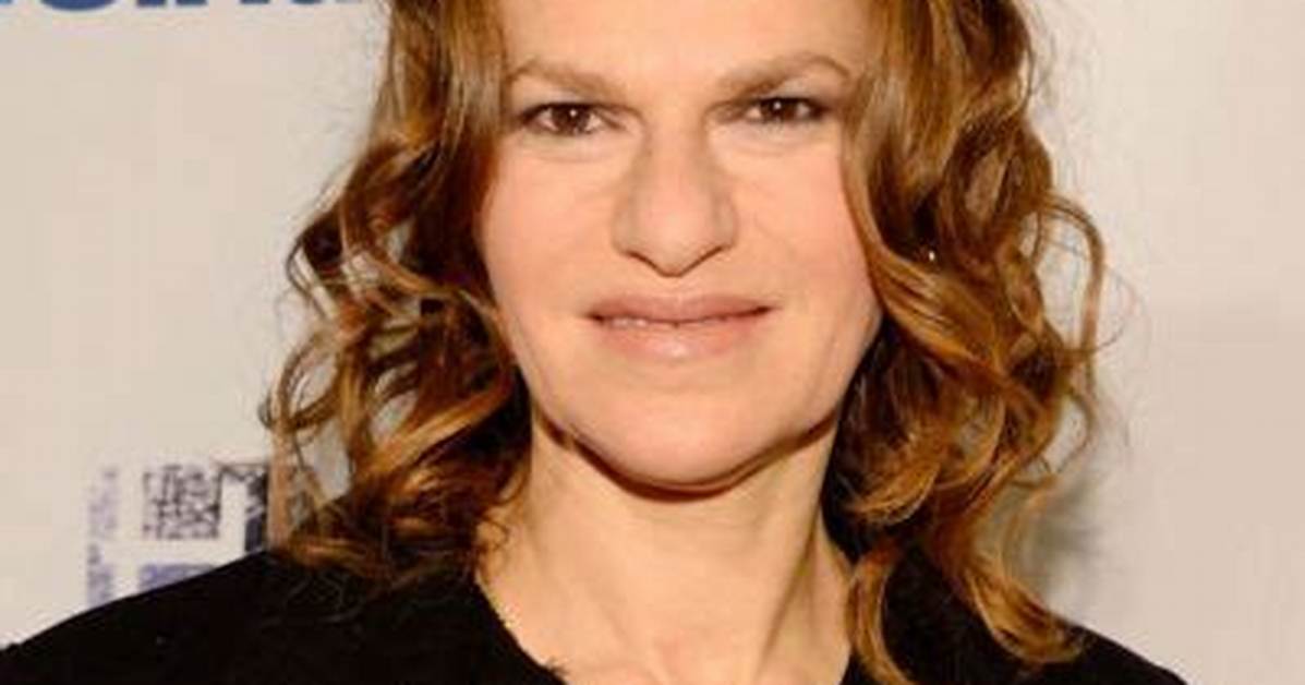 Sandra Bernhard Bio (Wiki)