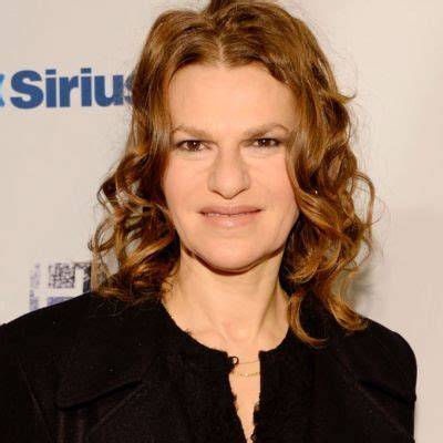 Sandra Bernhard Bio (Wiki)