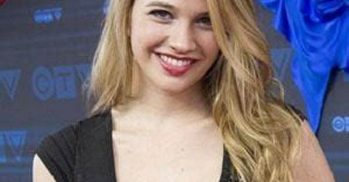 Sarah Fisher (Tv Actress) - Age, Family, Bio