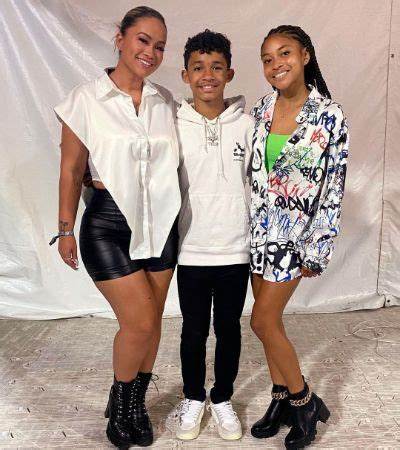 Sarah Vivan Wiki: Age, Son, Daughter Father