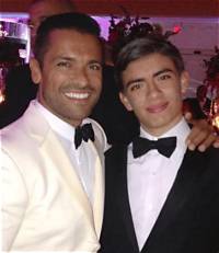 Saul Consuelos Height, Weight, Net Worth, Age, Birthday, Wikipedia, Who, Nationality, Biography