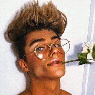 Sebastian Bails - Age, Family, Bio