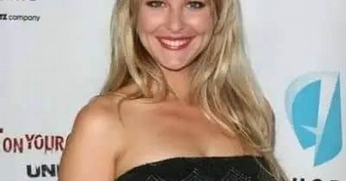 Selena Fara Bio (Wiki)