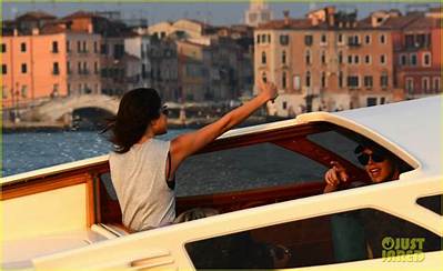 Selena Gomez Vs. Vanessa Hudgens in Venice: Who Looked Cuter?