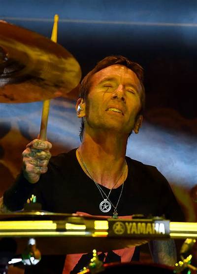 Shannon Larkin Net Worth - Wiki, Age, Weight and Height, Relationships, Family, and More