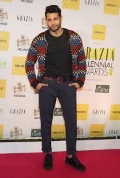 Siddhant Chaturvedi Height, Weight, Net Worth, Age, Birthday, Wikipedia, Who, Instagram, Biography