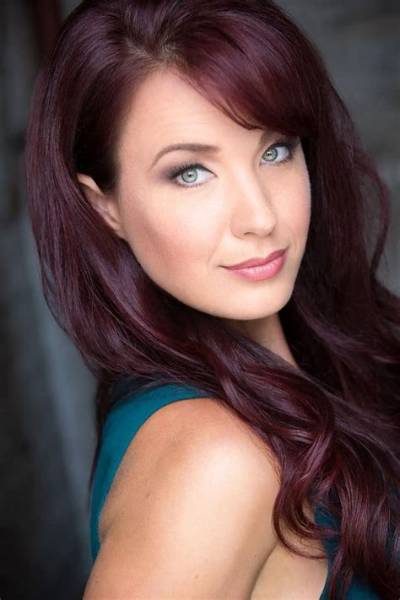Sierra Boggess Height, Weight, Net Worth, Age, Birthday, Wikipedia, Who, Nationality, Biography