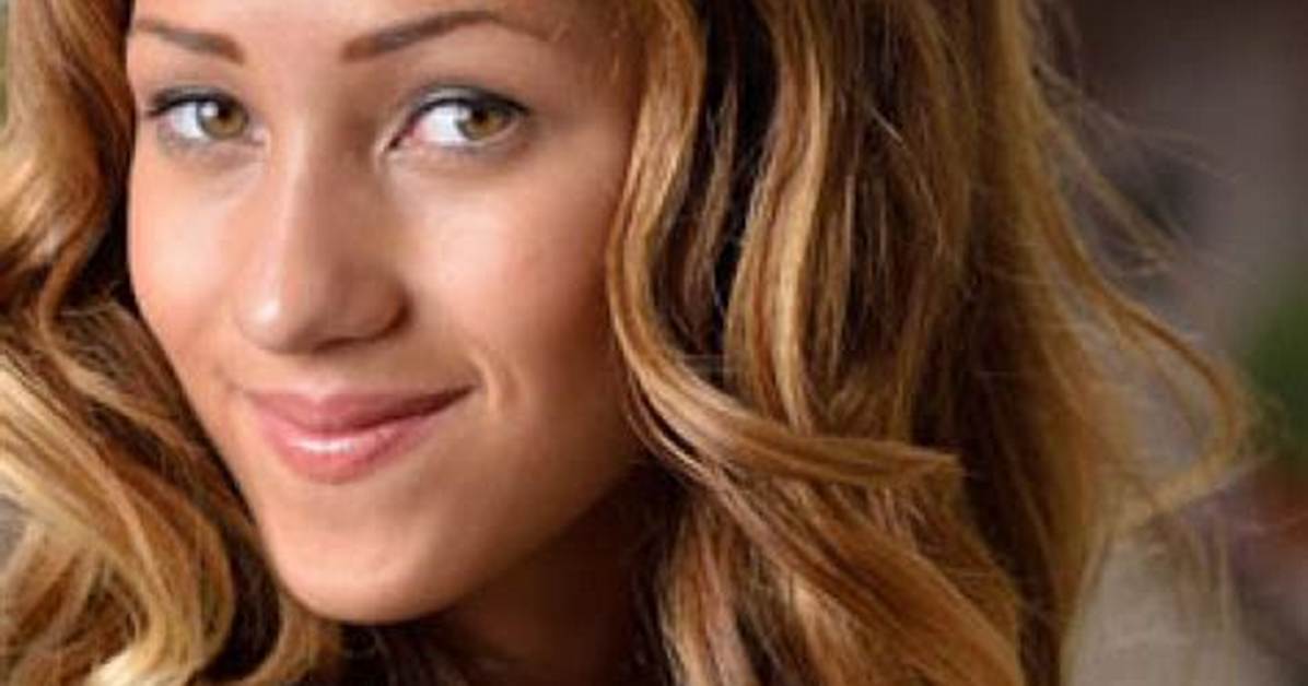 Skylar Stecker - Age, Family, Bio