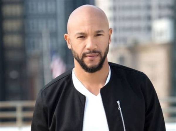 Stephen Bishop Bio (Wiki)
