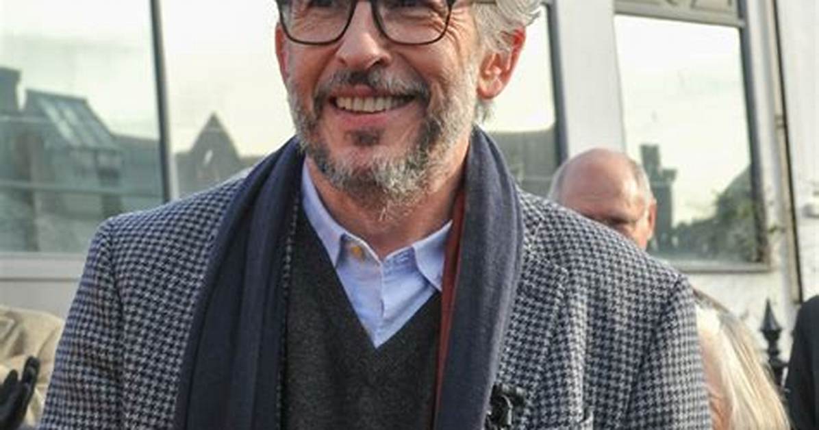 Steve Coogan: Royalists Are ‘Idiots’ Who Support Oppressors of the Working Class